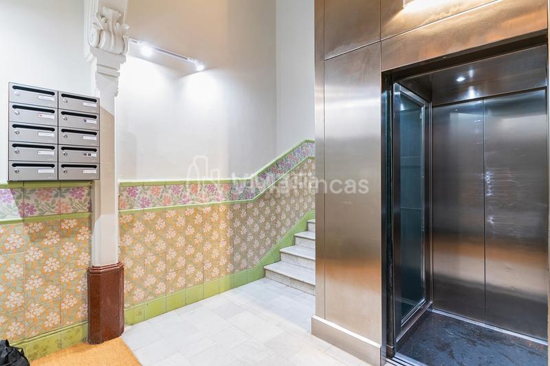 Foto e3f36dda-7a67-4a69-a233-3d3d0d9e48fe. Alquiler oficina en Dreta de l´Eixample Barcelona
