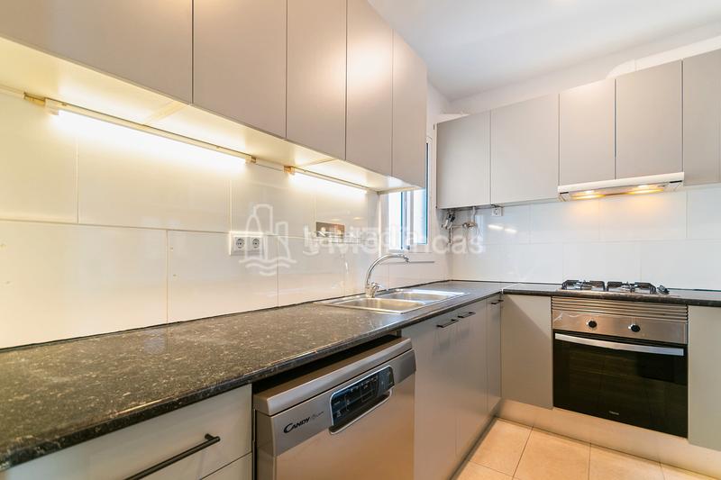 Foto 5377183d-d258-4edf-9d40-ac9bda2986ce. Location attique avec chauffage dans La Nova Esquerra de l´Eixample Barcelona