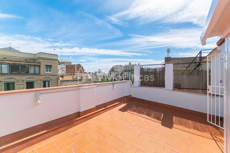 Foto 8400d60d-1171-49d3-bda5-b8e552e558f9. Location attique avec chauffage dans La Nova Esquerra de l´Eixample Barcelona