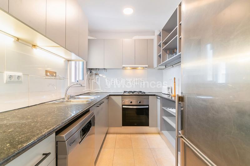 Foto 8b16e3ff-9d10-41b0-873e-639c343d1b47. Location attique avec chauffage dans La Nova Esquerra de l´Eixample Barcelona