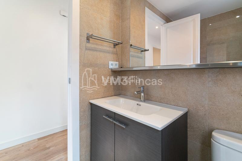 Foto f791975c-ee9a-48b8-b1a9-039234806a30. Location attique avec chauffage dans La Nova Esquerra de l´Eixample Barcelona