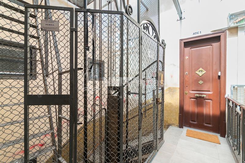 Foto fe6c5585-9a52-43cd-9b31-8960120a3be1. Location attique avec chauffage dans La Nova Esquerra de l´Eixample Barcelona