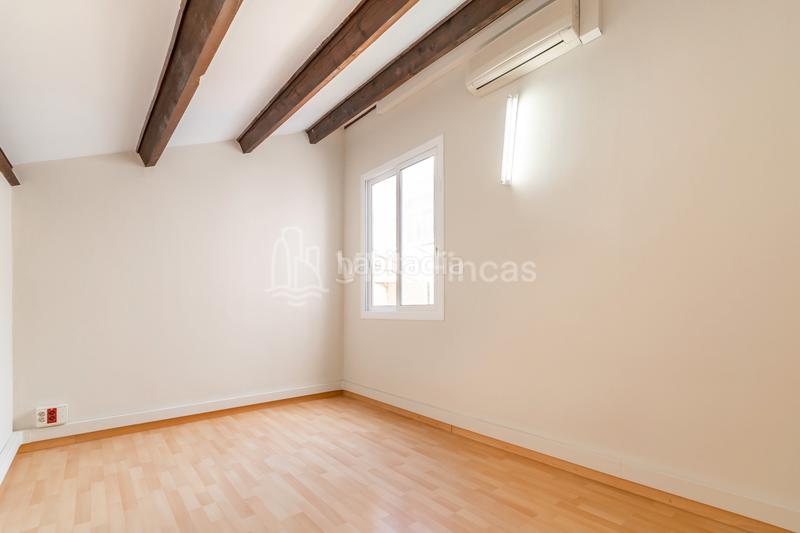 Foto 87fe7cee-171c-4256-b08b-68d7ace18361. Location bureau avec chauffage dans Gòtic Barcelona