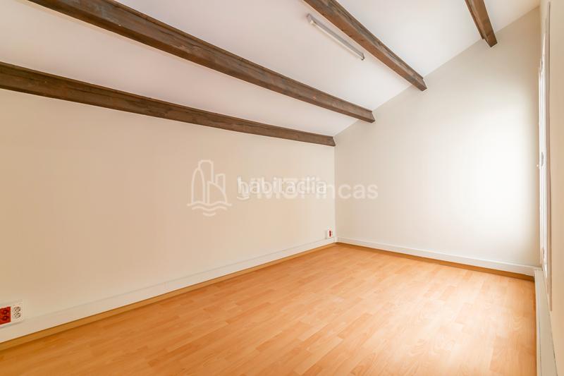 Foto caced5da-6eae-465d-bff4-13bef2e091d6. Miete büro mit heizung in Gòtic Barcelona