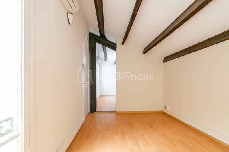 Foto b680aec8-89f1-4cb6-a3a9-3b8985caa940. Rent office space with heating in Gòtic Barcelona