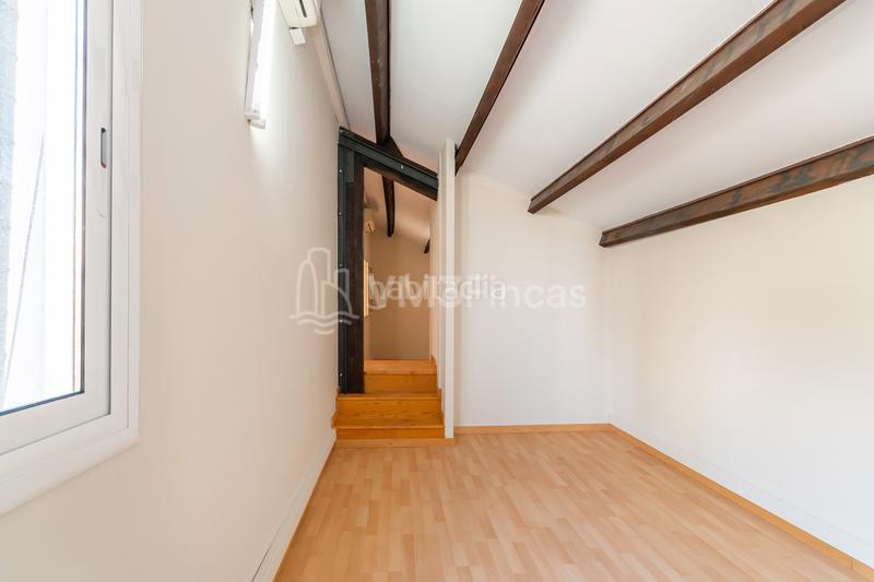 Foto ef3a87c2-0971-403e-9fcb-8a7c7bc11887. Rent office space with heating in Gòtic Barcelona