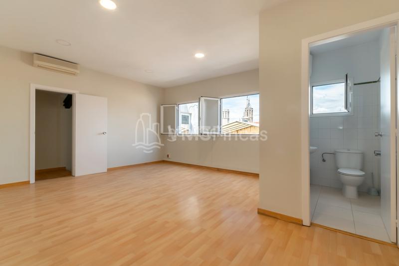 Foto 06ff1207-2355-4872-819c-6bd8f7b3d044. Alquiler oficina en Gòtic Barcelona