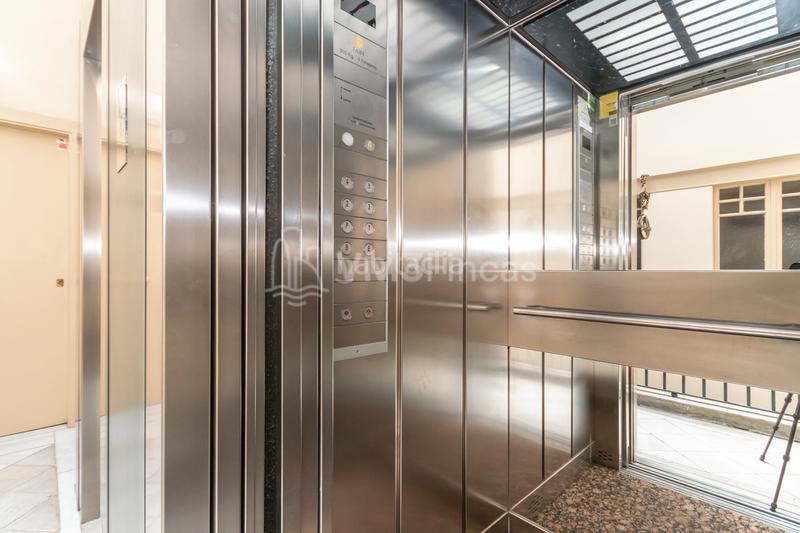 Foto dd640762-03a1-4cfb-a2e9-372f7eb38308. Alquiler oficina en Gòtic Barcelona