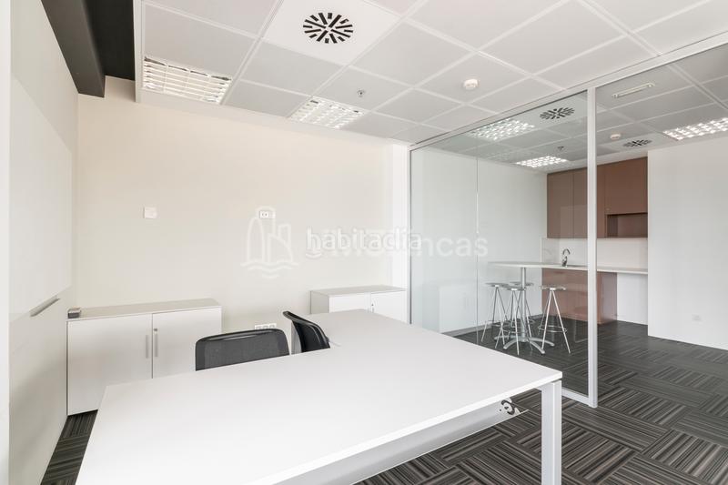 Foto b0f8b4e4-d6b6-43f1-aff2-66e07812ad8b. Rent office space with heating parking in Santa Eulàlia Hospitalet de Llobregat (L´)