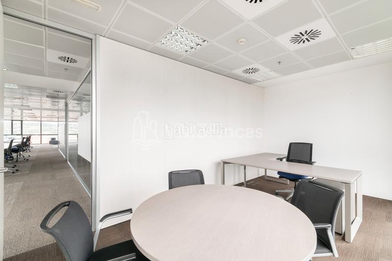 Foto f11e8850-0c8d-4a64-8b6d-b89c619aa149. Rent office space with heating parking in Santa Eulàlia Hospitalet de Llobregat (L´)