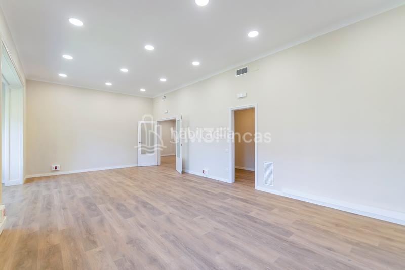 Foto f9643dfb-aed0-42dc-8115-cc36a460fb0c. Location bureau avec chauffage dans L´Antiga Esquerra de l´Eixample Barcelona