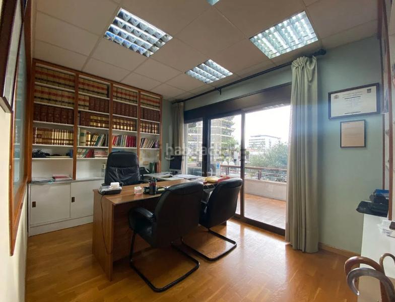 Foto 9e4238ba-2d17-40ff-9d1f-ad567f410070. Rent office space with heating parking in Pedralbes Barcelona