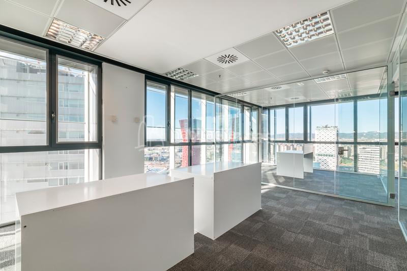 Foto 558e6c90-ee9b-42df-88ea-19f6488b6b82. Office space with heating parking in Santa Eulàlia Hospitalet de Llobregat (L´)