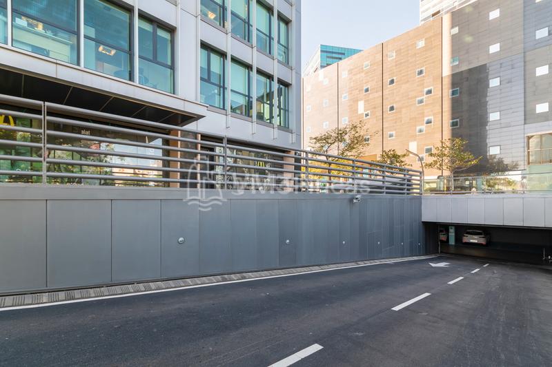 Foto 68ce1ee8-3f63-4892-93c9-c25d3c1270cc. Office space with heating parking in Santa Eulàlia Hospitalet de Llobregat (L´)