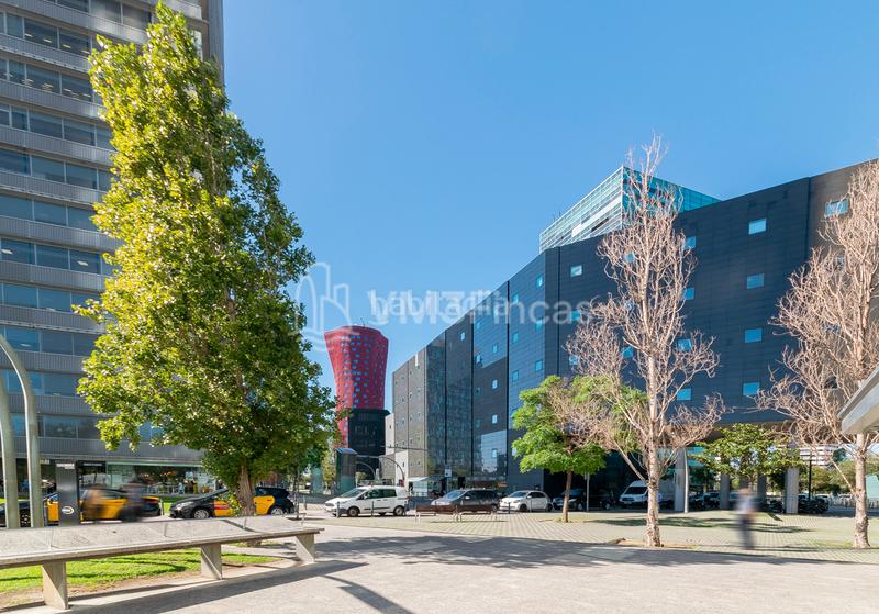 Foto fc52d9e5-140e-41d6-a09e-a5b03590bb18. Office space with heating parking in Santa Eulàlia Hospitalet de Llobregat (L´)