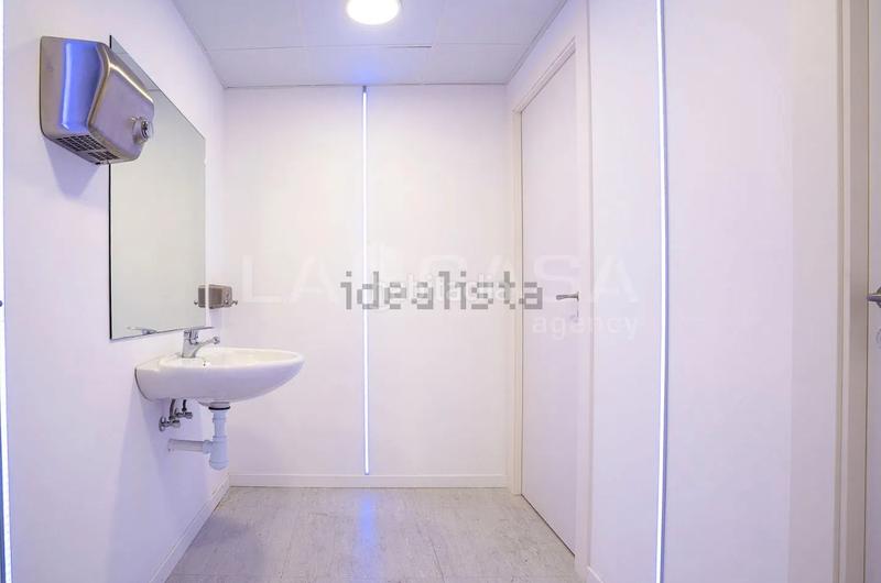 Foto 0d5c8cfd-2150-45b8-b492-24c1eaeed31e. Lloguer oficina amb aparcament a Sagrada Família Barcelona