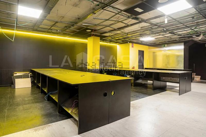 Foto 2d99ddb4-2458-4697-8bd4-ad1536a1d47e. Lloguer oficina amb aparcament a Sagrada Família Barcelona