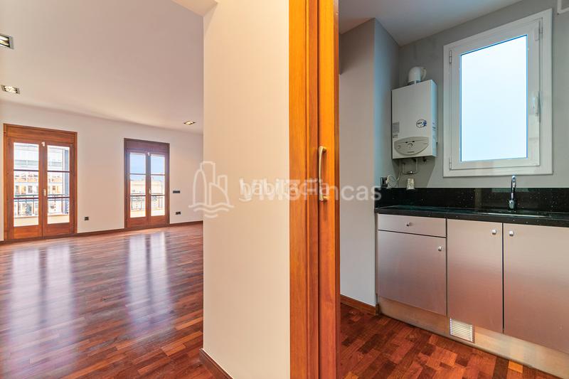 Foto dfeebf1e-32f2-421e-a5c4-f240c4d6b32a. Miete büro in L´Antiga Esquerra de l´Eixample Barcelona