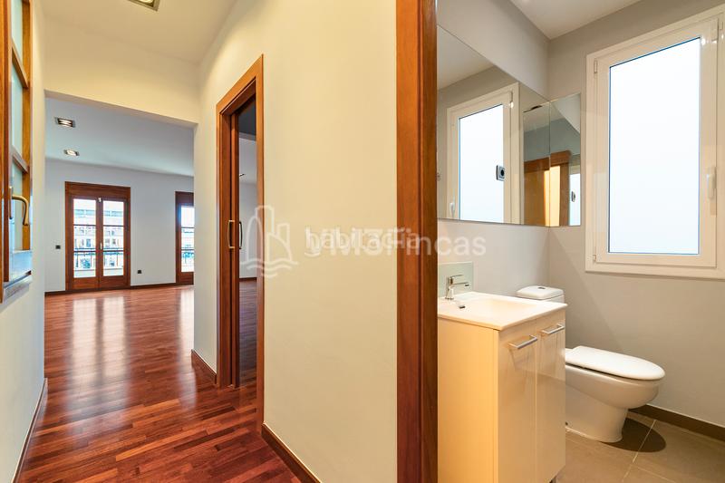 Foto 0e406cc8-0b2a-438c-8bca-39b3a672f72a. Rent office space in L´Antiga Esquerra de l´Eixample Barcelona