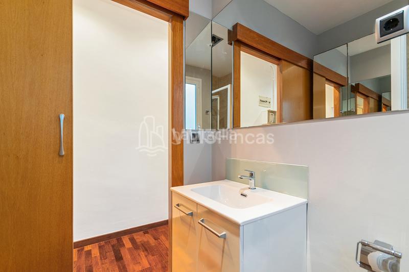 Foto c21e49d3-ed5e-43b8-9cc4-cb286f6d3f45. Rent office space in L´Antiga Esquerra de l´Eixample Barcelona