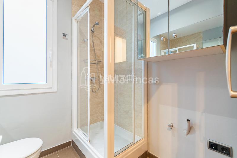 Foto 7ba33bed-7677-4e68-8725-df947903fb4e. Alquiler oficina en L´Antiga Esquerra de l´Eixample Barcelona