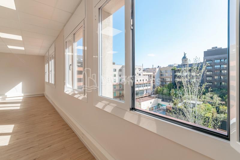 Foto 677848ea-82b7-4489-8076-f24e0a606b41. Location bureau avec chauffage dans Dreta de l´Eixample Barcelona
