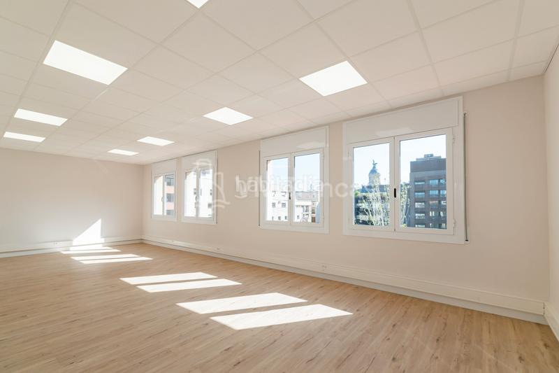 Foto f9531972-0488-453b-9a74-86b10b8b1d83. Location bureau avec chauffage dans Dreta de l´Eixample Barcelona