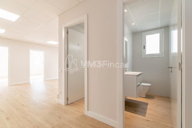 Foto b3bdfcf4-d4a2-4ffb-aabb-683b3c435ba0. Miete büro mit heizung in Dreta de l´Eixample Barcelona