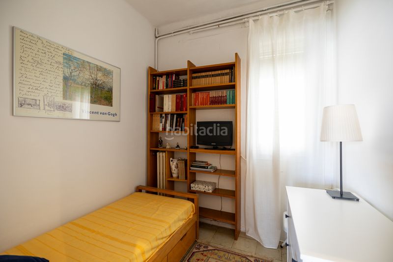 Foto 1f4f9867-180a-45ab-bd04-af6ed9e1bd7d. Piso  de 4 habitaciones en venta en calle calabria en Barcelona