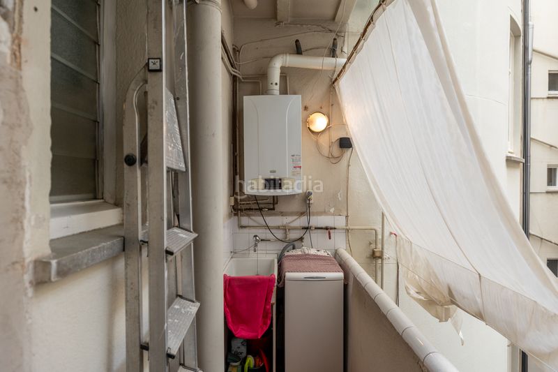 Foto 615e274a-206c-46e7-8109-8d1c19c1e1f6. Piso  de 4 habitaciones en venta en calle calabria en Barcelona