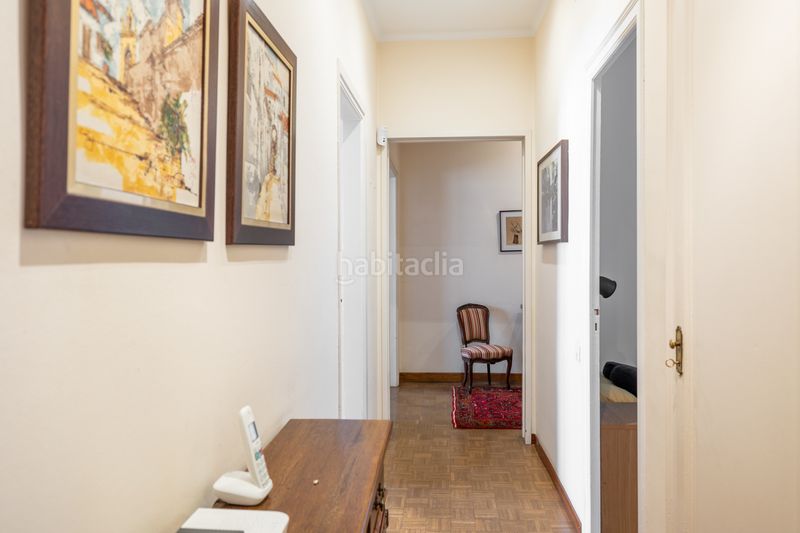Foto 8368ecce-e9ad-4c1a-b843-ea409568425d. Piso  de 4 habitaciones en venta en calle calabria en Barcelona