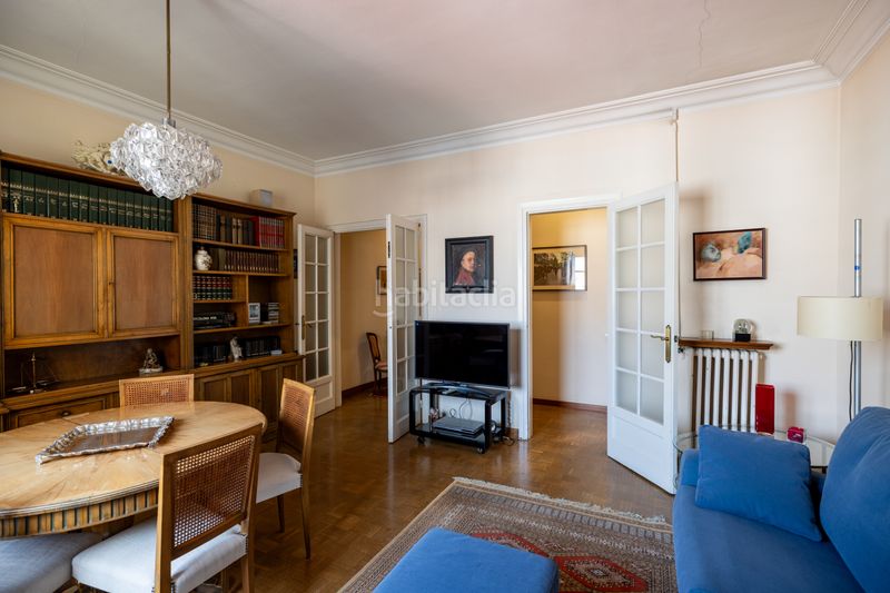 Foto b44affc5-d317-4563-9582-305afd91864a. Piso  de 4 habitaciones en venta en calle calabria en Barcelona