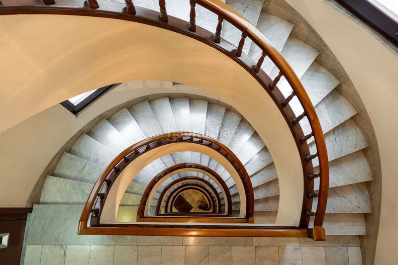 Foto dad93866-99e8-4305-8b36-e76532fe0953. Piso  de 4 habitaciones en venta en calle calabria en Barcelona