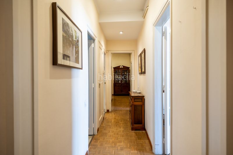 Foto e4ef0662-b019-4fd9-a6d8-85b076cea4a3. Piso  de 4 habitaciones en venta en calle calabria en Barcelona