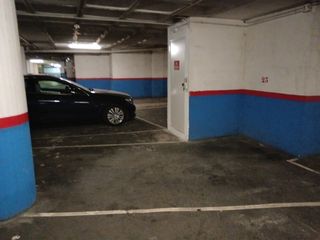 Car parking in Via augusta 257