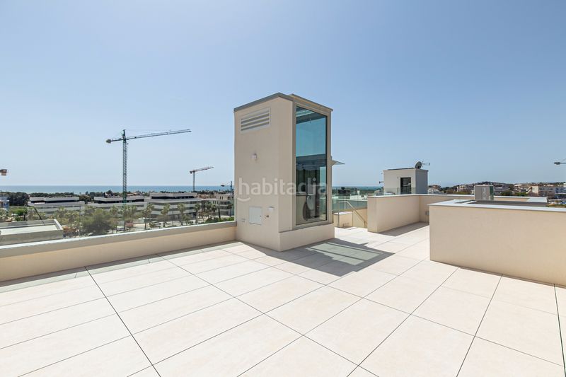 Foto 32b35eb3-dfb5-428b-a58a-59dbb2845e2d. Chalet in carrer de margarita xirgu 68 in La Plana Sitges