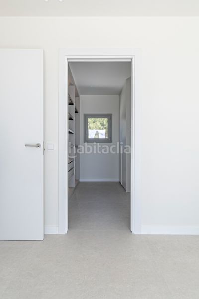 Foto b42f9b9c-2c0c-4c7d-af65-bc26d11776f0. Chalet in carrer de margarita xirgu 68 in La Plana Sitges