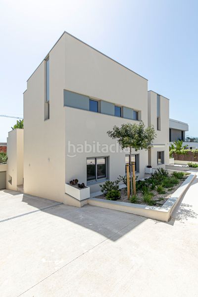 Foto c3c91246-5ad6-4728-bb55-2f8b4ff4739b. Chalet in carrer de margarita xirgu 68 in La Plana Sitges