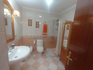 Casa a Alcaudete. Excelente casa con cochera