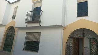 Casa a Ja-3307 18. Casa con cochera en la carretera de la fuensanta!