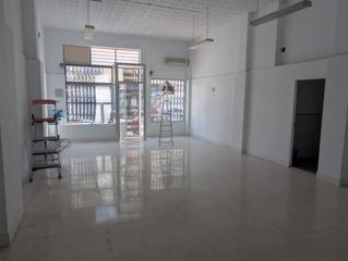 Alquiler Local Comercial en Alcaudete. Excelente local , antigua clinica veterinaria en avenida de anda