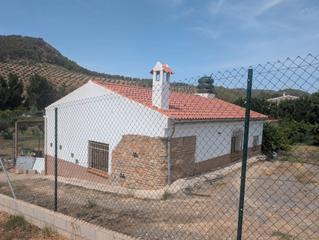 Masia a Alcaudete. Excelente casa de campo con huerta en puente palomillas