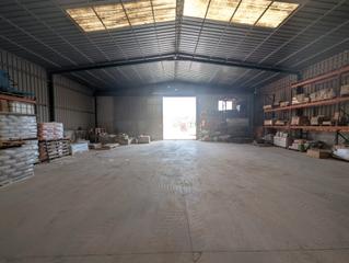 Nau industrial a Alcaudete. Complejo de cuatro naves en alcaudete junto al pueblo, sobre 120