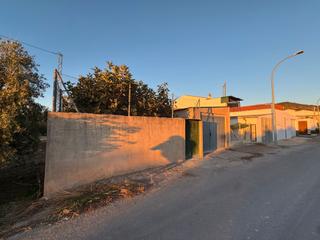 Parking coche en Calle juan blanquilla 21. Se vende cochera y 150 metros aprox. de solar en la rabita.