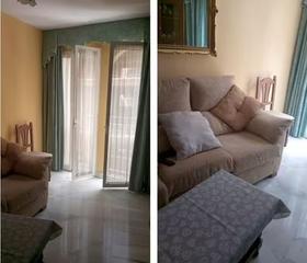 Piso  Calle peñuelas. Piso con dos habitaciones, un cuarto de baño, comedor amplio, co