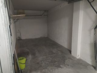 Aparcament cotxe a Avenida andalucía 58. Cochera cerrada amplia junto a drogueria yolanda