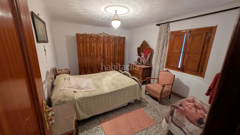 Foto a27ac481-4f78-41ff-9dec-37dc8f72878e. Casa amb xemeneia aparcament a Alcaudete