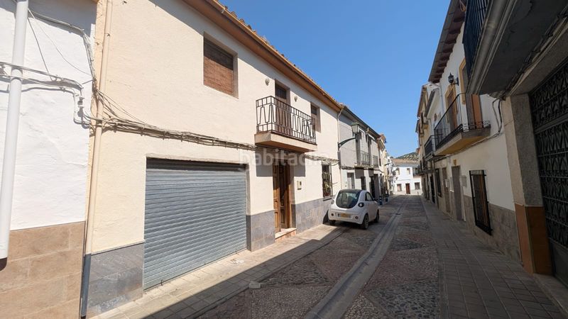 Foto ada0642e-a360-498c-803e-a17b68a0df1e. Casa amb xemeneia aparcament a Alcaudete