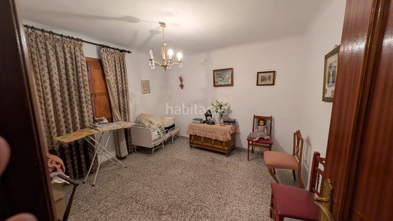 Foto cf8899a7-3ed5-41b9-866e-f62339b35325. Casa amb xemeneia aparcament a Alcaudete