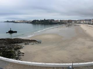 Pis a Praza de portugal 6. Piso con vistas al mar, encima de la playa de silgar